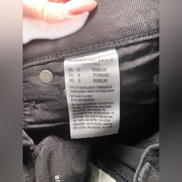 American Eagle New Highest Rise Black 90s Boyfriend Jeans Size 0 - Picture 8 of 8